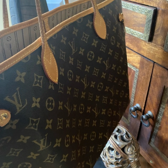 Louis Vuitton Monogram Neverfull - Size GM - Picture 2 of 6